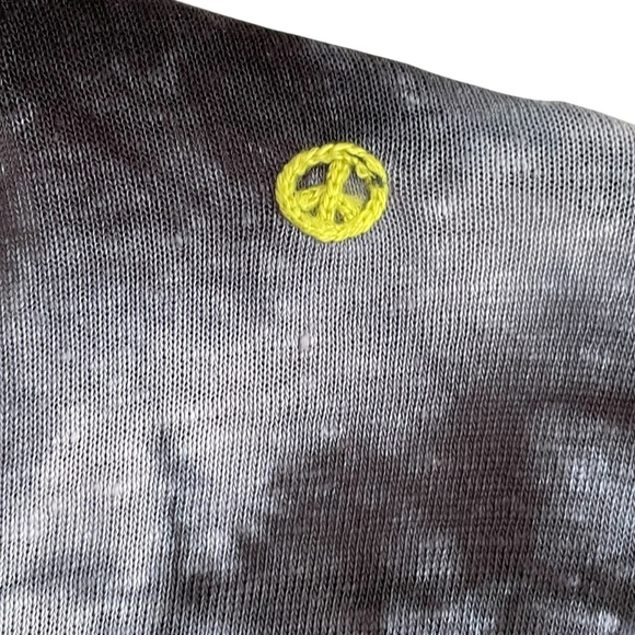 Chaser Tie-Dye Peace Tee Black and Gray Embroidered Tee NWT - Picture 7 of 9